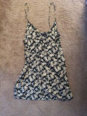 NWT Motel Rocks Black Sundress With White And Yellow Daisy Floral Pattern Size X